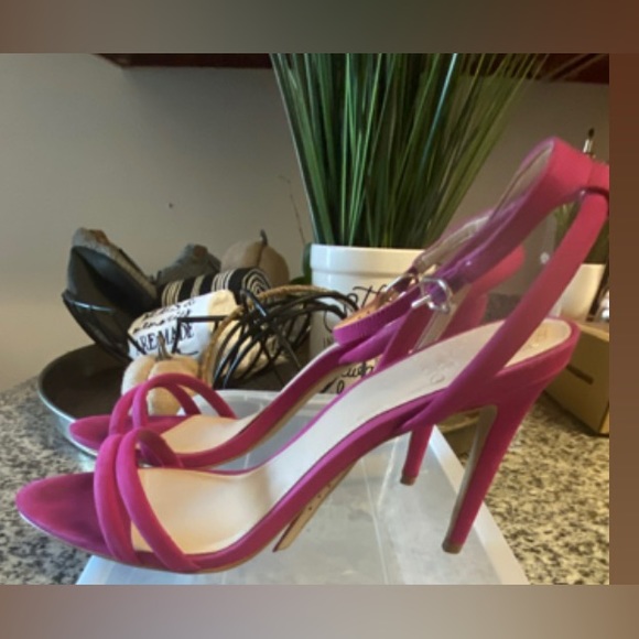 Pink - Picture 3 of 4